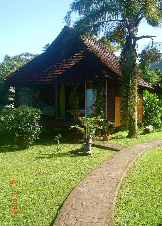 Tauhanihani Village Lodge La Vague Bleue Теахупоо Экстерьер фото